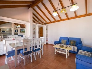 Dining - Capitan Aleycar (Corralejo)