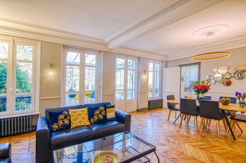 Somptueuse villa au coeur du parc de la princesse