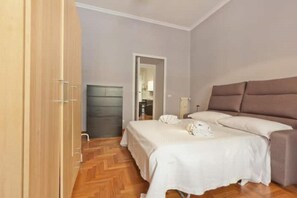 3 habitaciones, tabla de planchar con plancha y wifi gratis