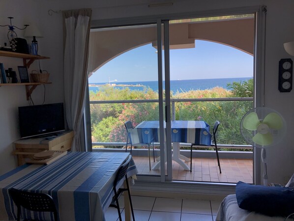 2 chambres, fer et planche à repasser, accès au Wi-Fi (inclus)