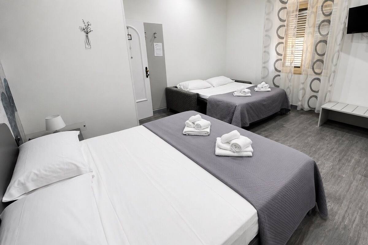 Family Room | WiFi (free), bed sheets