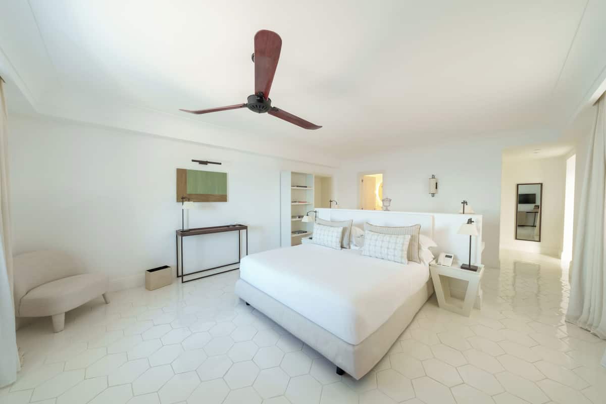 Luxury Room, 1 Queen Bed, Non Smoking, Sea View | Premium bedding, down duvets, minibar, in-room safe