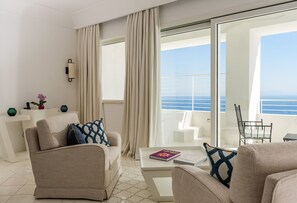 LUXURY SUITE JACUZZI | Roupas de cama premium, edredons de pluma, frigobar, cofres nos quartos