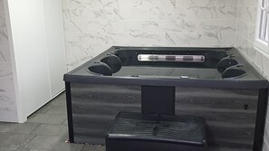 Hot tub
