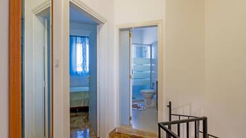 2 slaapkamers, een kluis op de kamer, gratis wifi, beddengoed