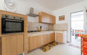 Refrigerador, microondas, parrilla de estufa y lavavajillas 