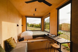1 bedroom, bed sheets