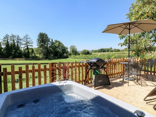 The Wood Shed 5*, Private Hot Tub, Derbyshire Dales/Peak District.