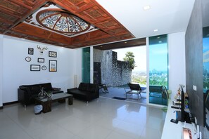 Design Villa | Living area - Patong Seaview Pool Villa 3 bedroom (Patong)