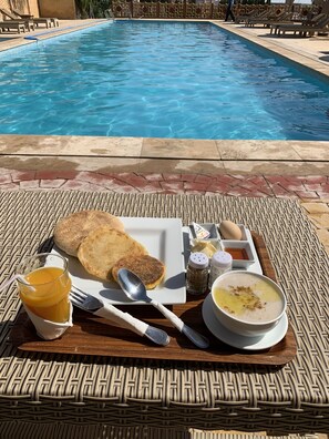 Free daily continental breakfast - Al Kasbah (Oulad Hcine)