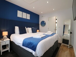 1 bedroom, iron/ironing board, travel cot, free WiFi