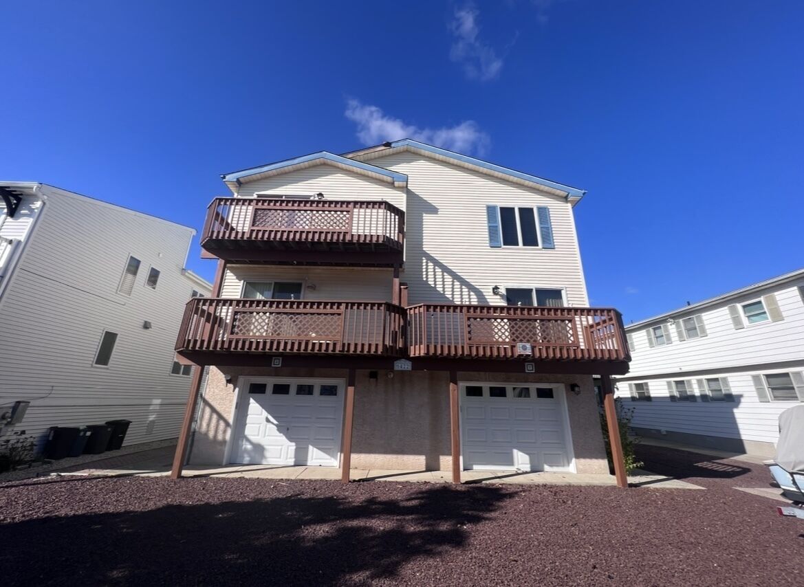 Sleeps 15 Comfortable is ready and available to rent.
