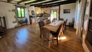Dining - 6 bedroom manor house in large property with pool and garden, games room (Curemonte)