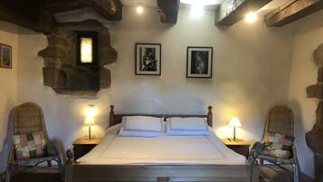 6 dormitorios, tabla de planchar con plancha, cuna de viaje