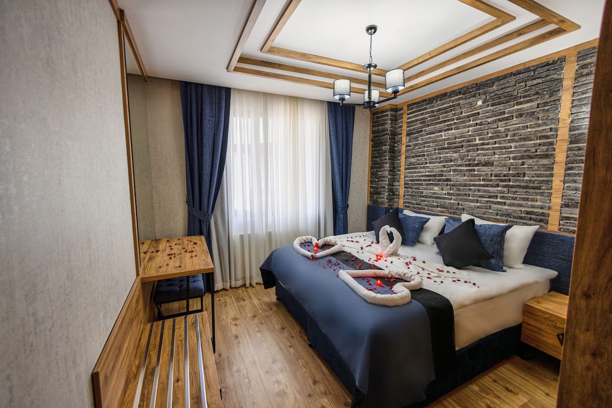 1 bedroom, minibar, in-room safe, desk