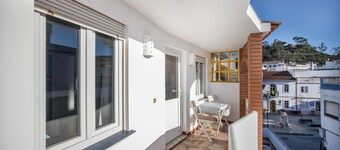 Apartment 'Amarelo' with Private Terrace, Balcony and Wi-Fi