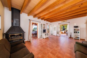 Interior - Villa 'Maria' with Mountain View, Wi-Fi and Air Conditioning (Manacor)
