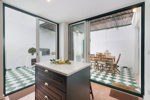 Holiday Home 'Casa Da Praia' with Private Terrace, Balcony and Wi-Fi