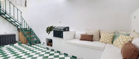 المنطقة المحيطة بالمنشأة