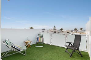 Property grounds - Holiday Apartment "Vacacional Puerto del Carmen" with Sea View, Terrace & Wi-Fi (PUERTO DEL CARMEN)