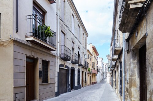 Vacation Home "Caldereros 11" with Private Terrace, A/C & Wi-Fi