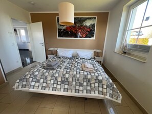 1 bedroom, in-room safe, iron/ironing board, travel cot