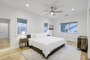 3 bedrooms, desk, iron/ironing board, WiFi