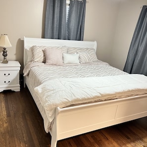 Basic Suite | 3 bedrooms, blackout drapes, iron/ironing board, free WiFi - Nice family home (Hiram)