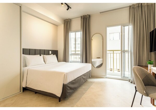 Ropa de cama hipoalergénica, muebles diferentes y wifi gratis 