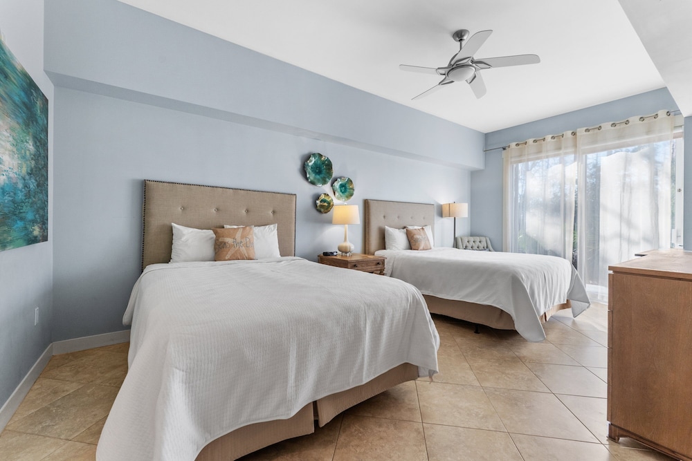 Bahia at The Grand! Stunning Baytowne Wharf Condo, Tram to Beach, Pool, Golf. Baytowne Wharf