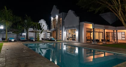Ezulwini Villa Hotel