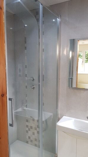 Doppelzimmer | Badezimmer