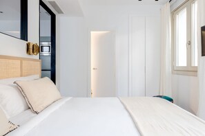 1 habitación, tabla de planchar con plancha, internet y ropa de cama 