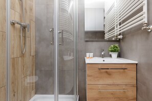 Shower, towels - Apartments Chopin Airport by Renters (Warsaw)