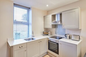 Fridge, microwave, oven, stovetop - Host & Stay | Ramblers Retreat (Pateley Bridge)