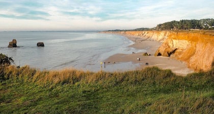 Comfortable house 700m from the beach and 800m from the shops