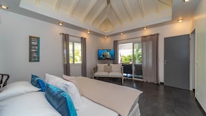 3 quartos, ferros/tábuas de passar roupa, Wi-Fi, roupa de cama