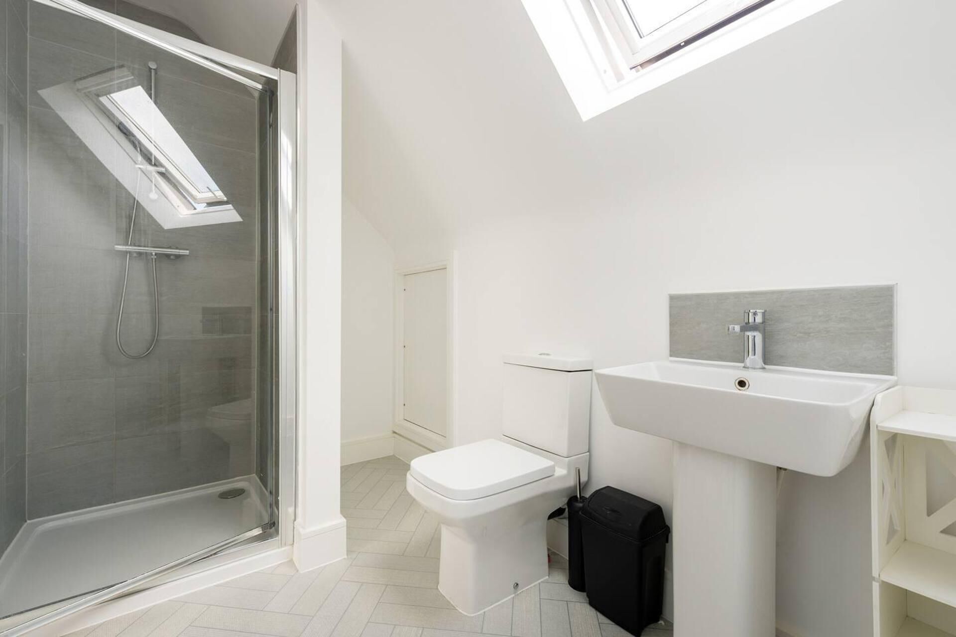 Maison | Salle de bain | Douche, serviettes fournies