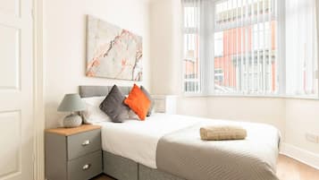 House | 3 bedrooms, iron/ironing board, free WiFi, bed sheets