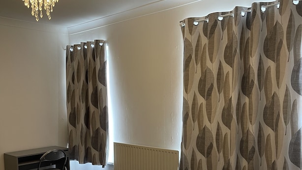 Interior - Central house next to Swansea train station (Swansea)