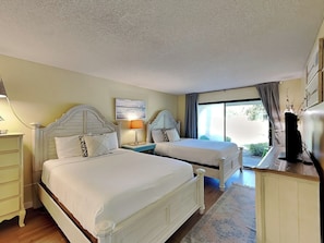 1 bedroom, iron/ironing board, WiFi, bed sheets - Edgewater Villa #2007 | Cozy Golf Villa, Lush Golf Course Views + Resort Ameniti (Panama City Beach)