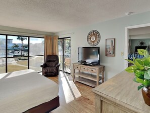 Unclassified image, 2 of 33, button