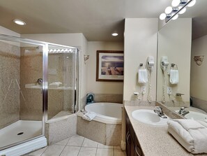 Towels - Laketown Wharf #1438 | Waterfront Paradise! (Panama City Beach)