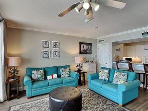 TV - Emerald Beach #633 | Gulf-Front Views + Amenities! (Panama City Beach)