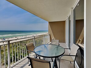 Outdoor dining - Emerald Beach #334 | Pools, Gym, Dining! (Panama City Beach)