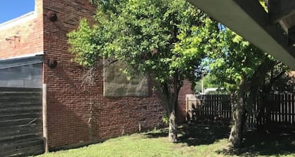 Home`305 Agra Lodge, House/Garage Over 1,300 Sq.Ft