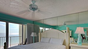 Interior - Long Beach I #702 | Gulf-Front Views! (Panama City Beach)