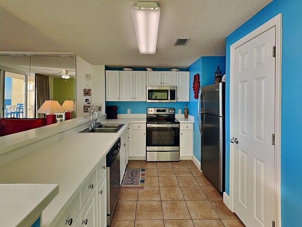 Fridge, microwave, oven, stovetop