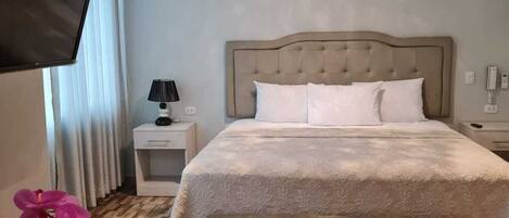 Business Room, City View | Free WiFi, bed sheets