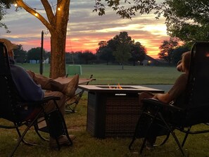 Property grounds - Farmhouse on Beautiful Bison Farm (Opelika)